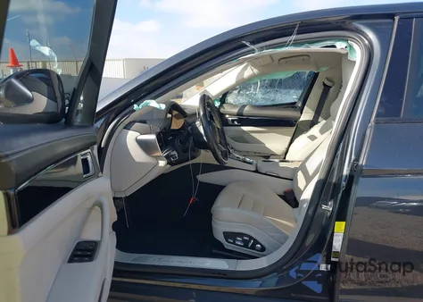 2019 Porsche Panamera 4S z USA, uszkodzony, nr VIN WP0AB2A74KL128183